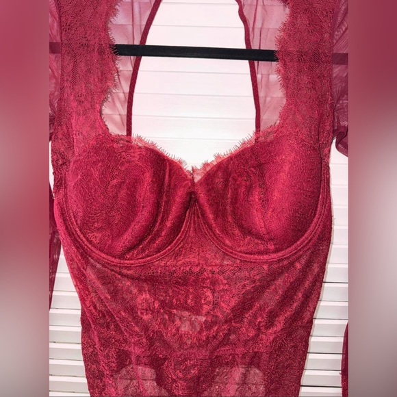 Victoria’s Secret L Burgundy Lace Bodysuit - Picture 5 of 8